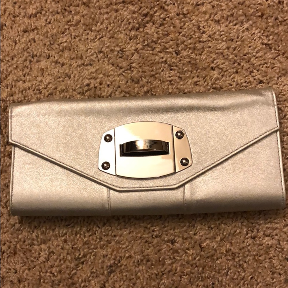Silver clutch